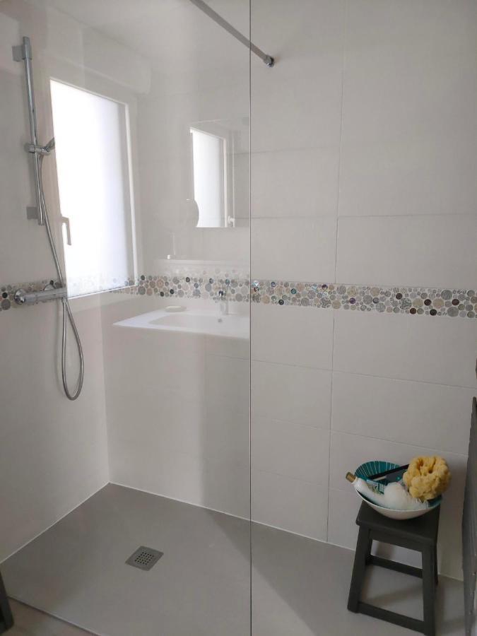 Le Crabe Rouge Bed & Breakfast Гроа Екстериор снимка